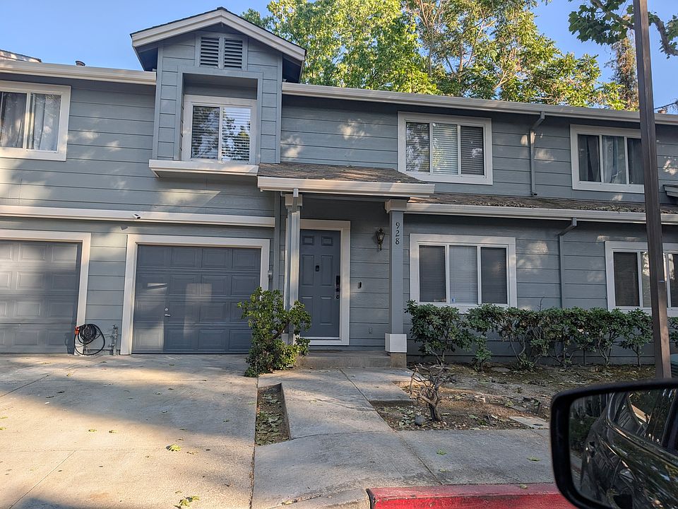 1st image of 928 Deer Meadow Ct