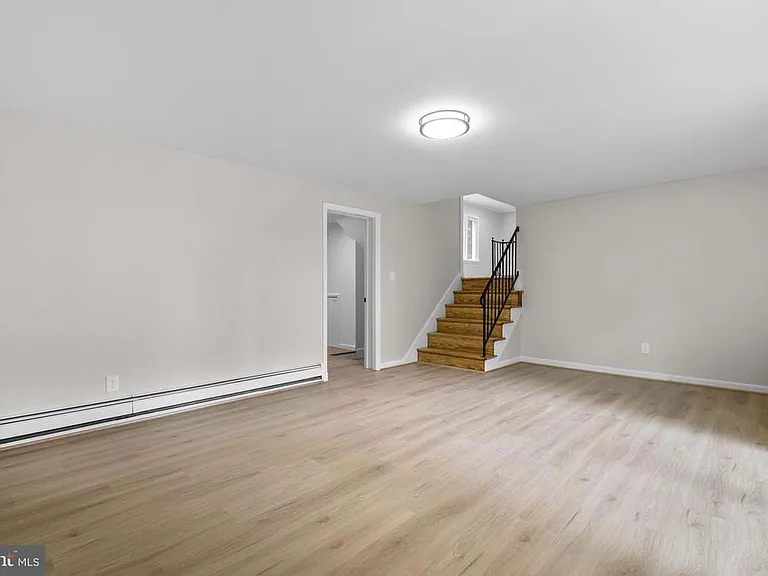 10242 Stratford Ave — Photo 17