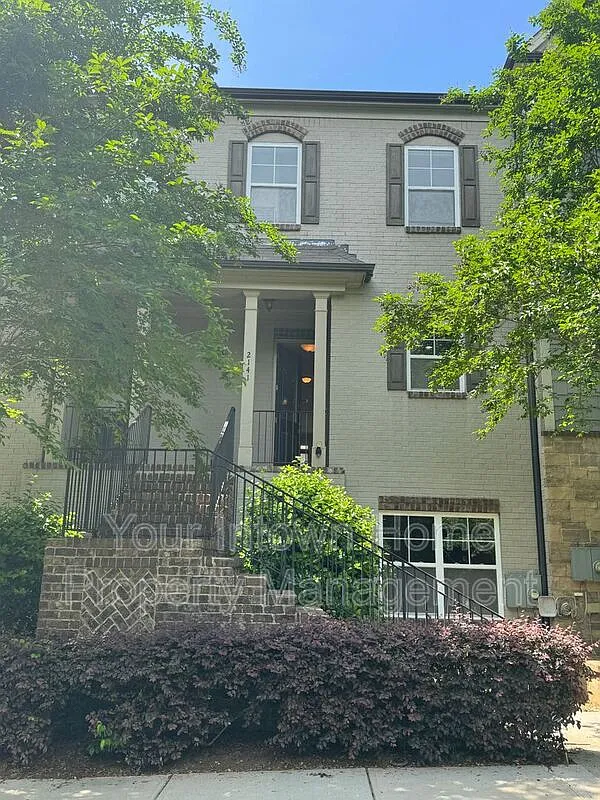 3 bed, 3.5 bath, 2000 sqft, $3,300 — Photo 1