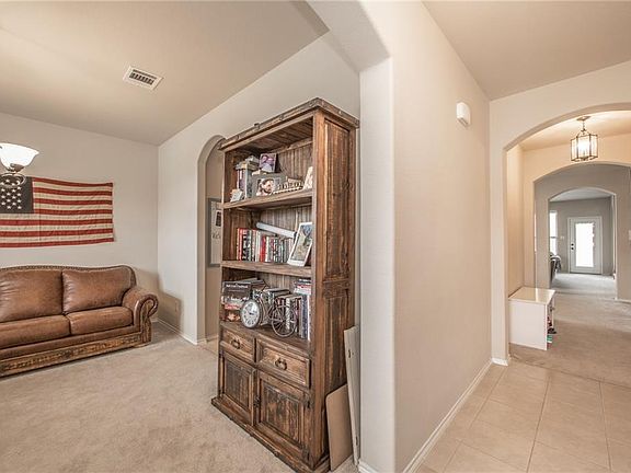 3rd image of 1456 Clayton Ln