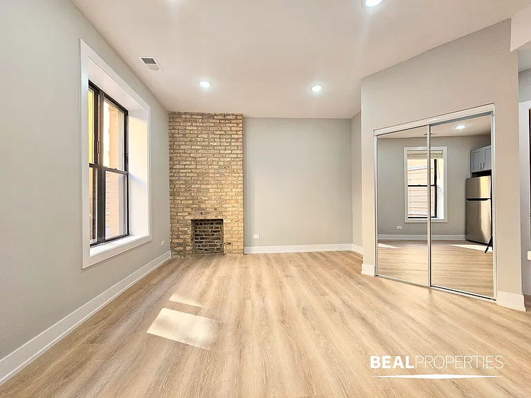 428-38 West Belden — Photo 17