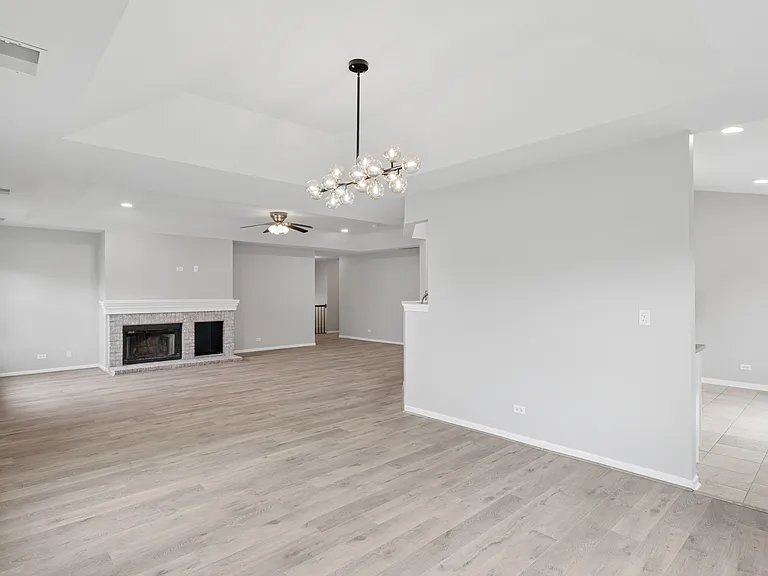 1952 Crenshaw Cir #1952 — Photo 5