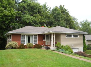 2 Ames Ct, Johnstown, PA 15905