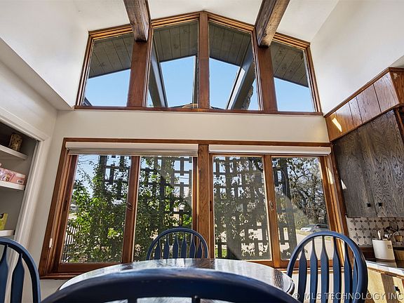 4th image of 2108 Skyline Pl