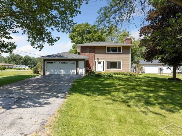 2251 E Stewart Rd, Midland, MI 48640