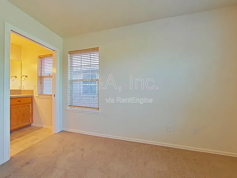 3523 SE Midvale Dr — Photo 7