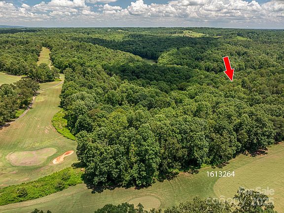 5th image of 215 Plantation Dr