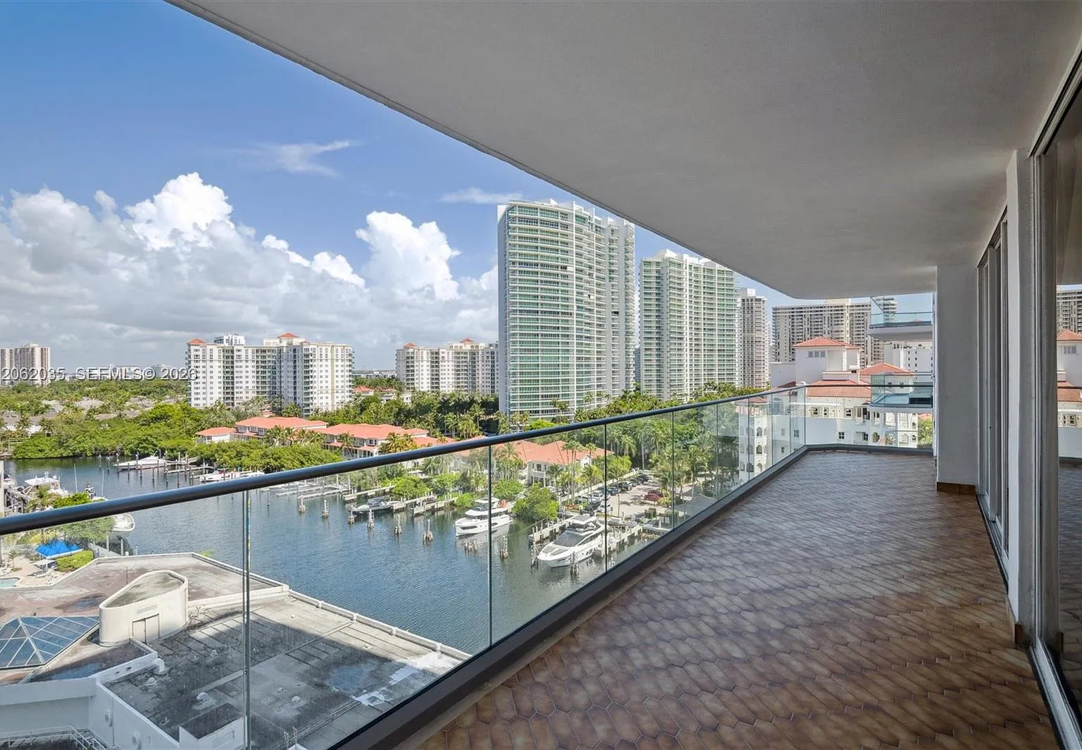 Turnberry Isle Condo — Photo 3