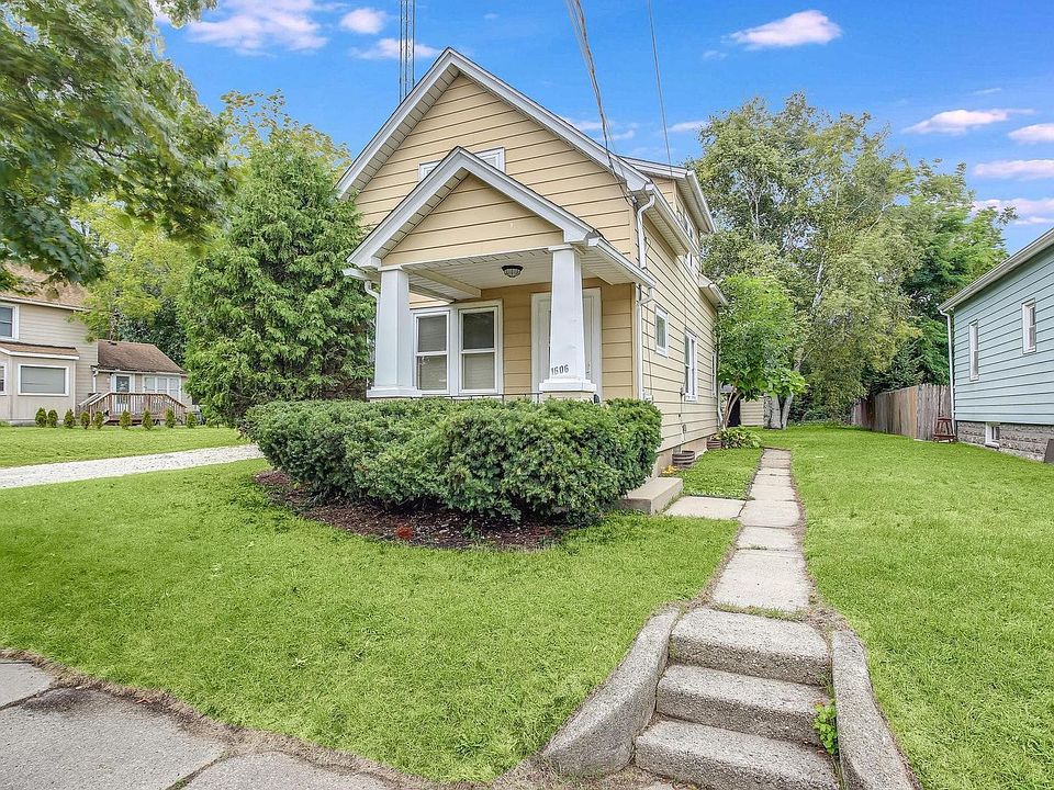 1st image of 1606 35th St