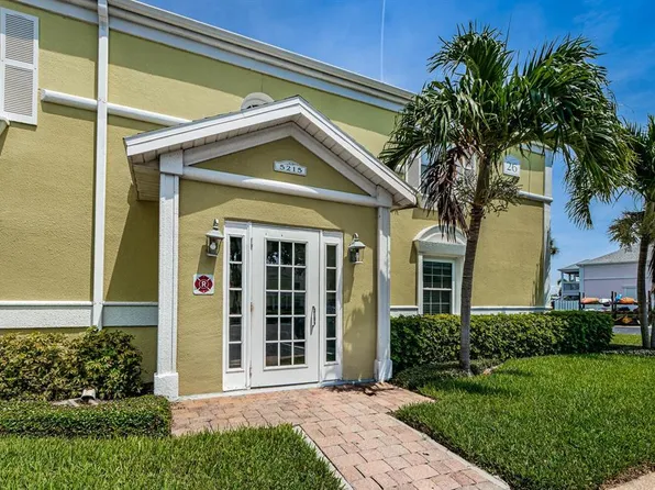 5215 COQUINA KEY DRIVE SE #B, ST PETERSBURG, FL 33705