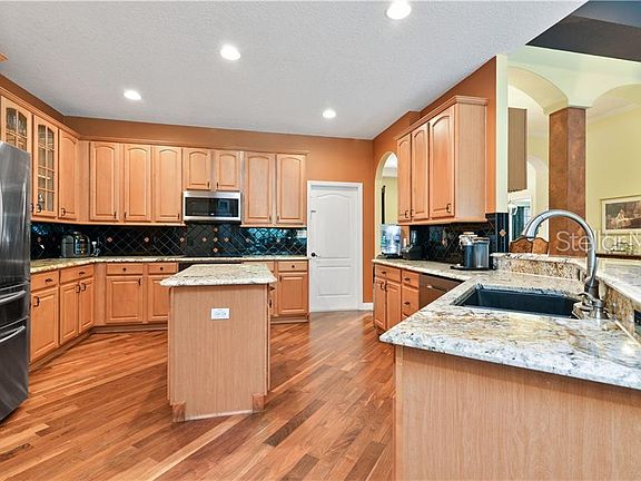 5th image of 9519 Westover Club Cir