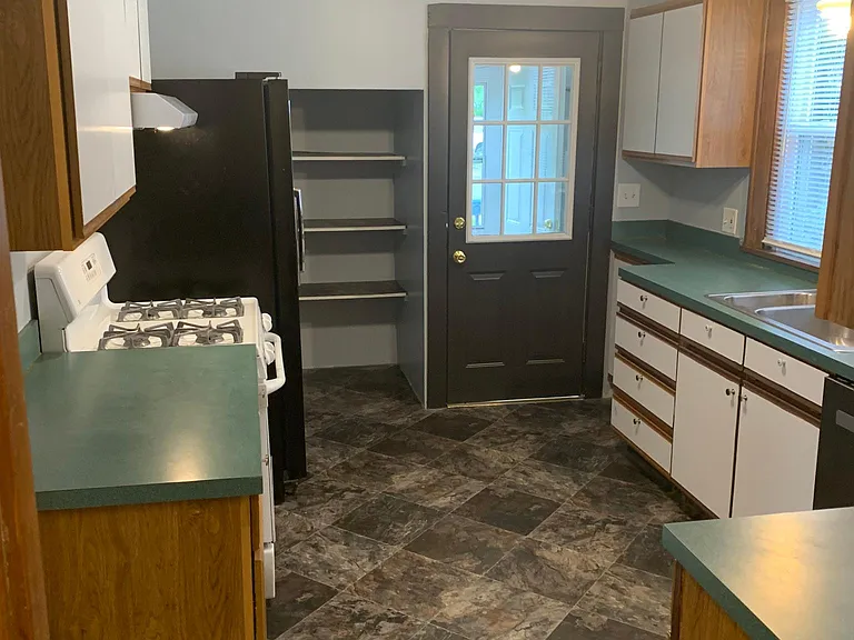 1250 E Cedar St — Photo 4