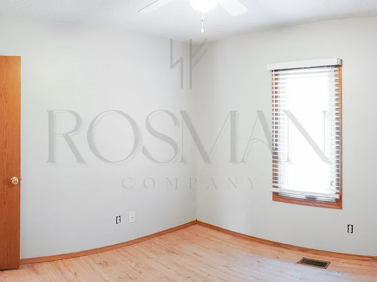 8002 W 19th St N — Photo 5