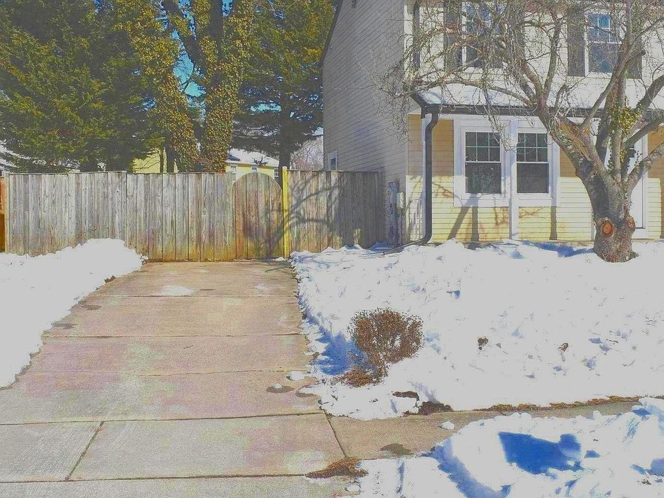1st image of 1636 Secretariat Dr