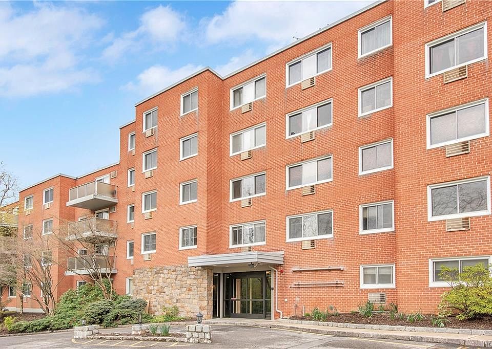 1st image of 370 Central Park Ave APT 2P
