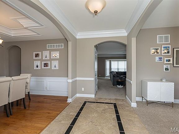 4th image of 977 Bentley Park Cir