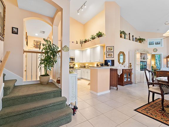 5th image of 1569 SW Harbour Isles Cir