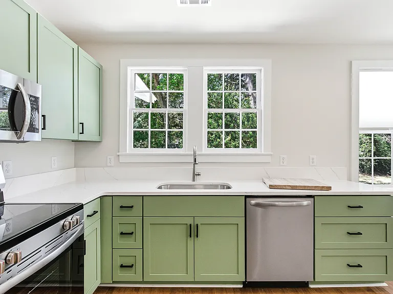413 Meritta Ave — Photo 31