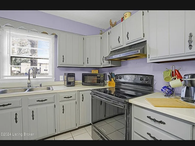 5713 Walnut Way — Photo 1