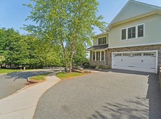 19 Summit Dr, North Caldwell, NJ 07006