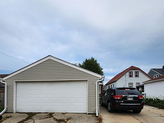3rd image of 3803 S Ahmedi Ave