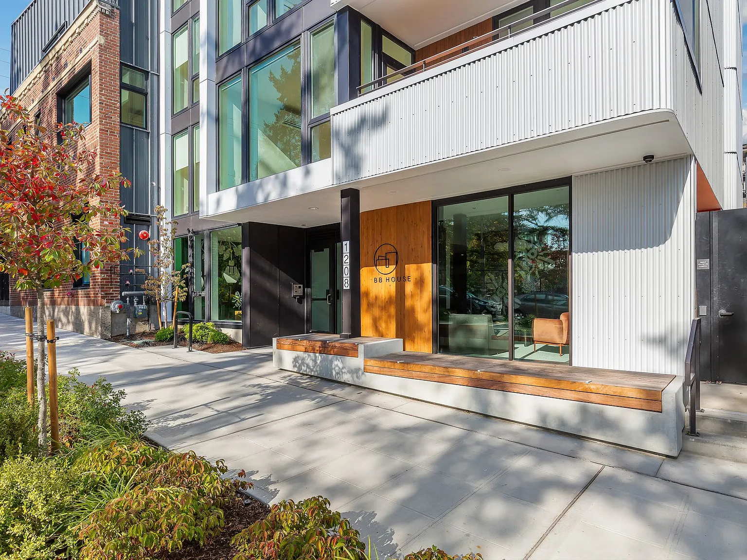 BB House — Photo 1