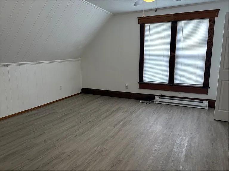 612 Superior St — Photo 17