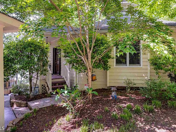 3rd image of 8388 Lake Dr