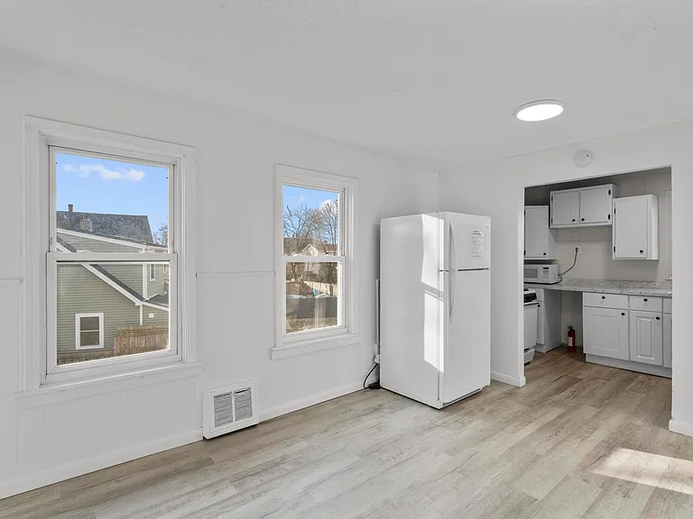 426 Poplar St #2 — Photo 8