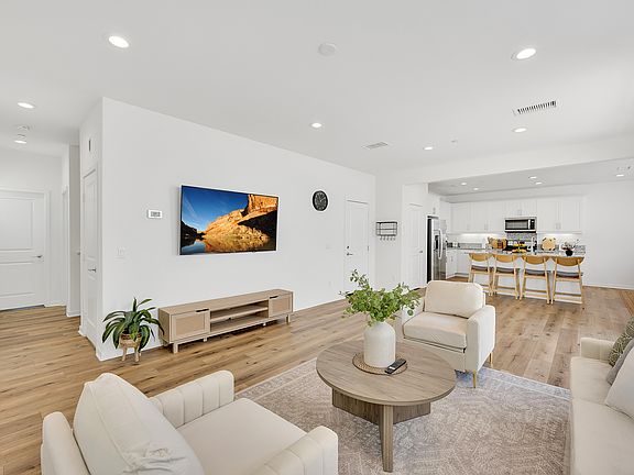 2nd image of 13894 La Pradera Way