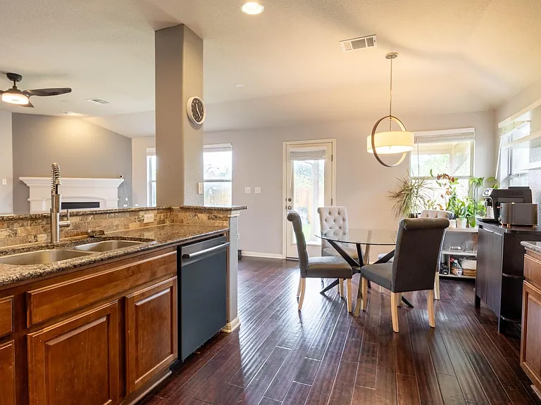 1301 Rimstone Dr — Photo 5