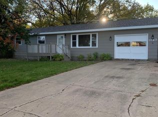 1247 Edgewood Dr, Thief River Falls, MN 56701