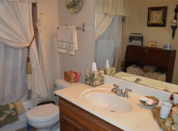 5th image of 429 Nottingham Ct