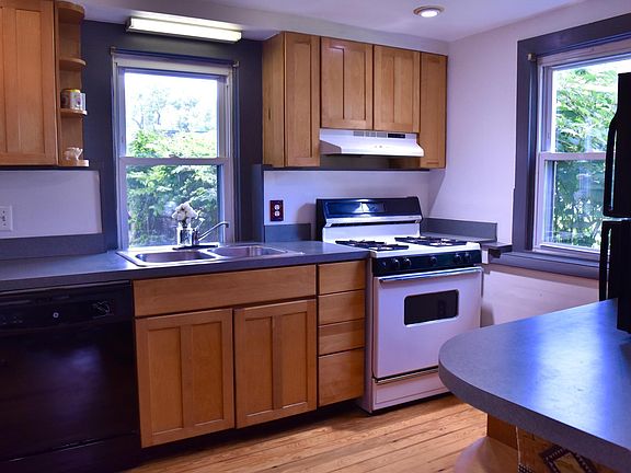 Light-filled kitchen with everything you need.