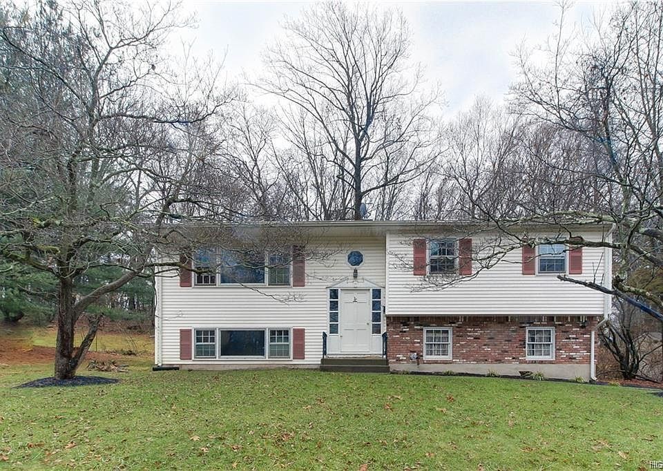 2nd image of 11 Laura Dr