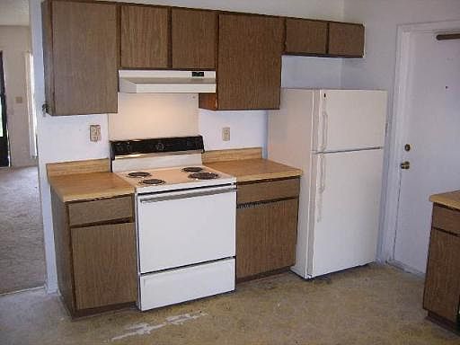3rd image of 7015 GLEN POINT DR