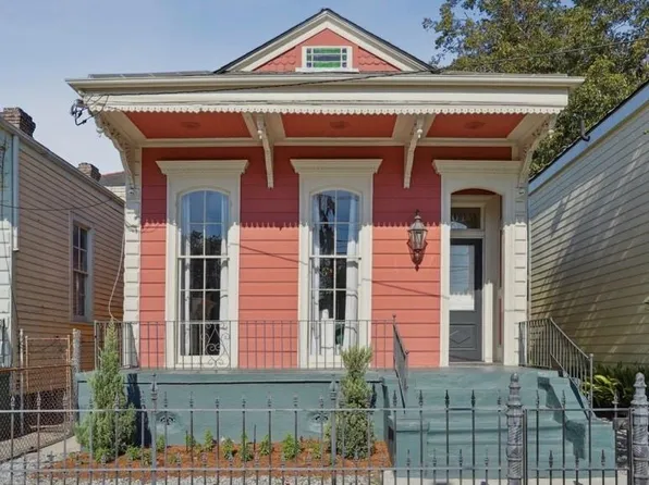 1019 Melpomene St, New Orleans, LA 70130