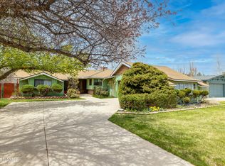 1227 N Navajo Dr, Flagstaff, AZ 86001