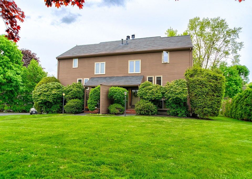 1st image of 25 Stacy Dr #25