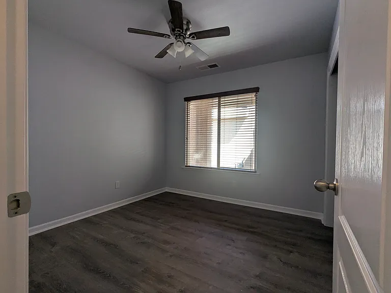 Middle Bedroom