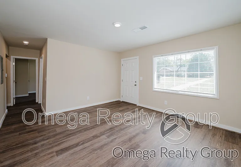 12 E Clay St — Photo 6