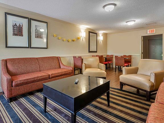 Lobby and Guest Check-in