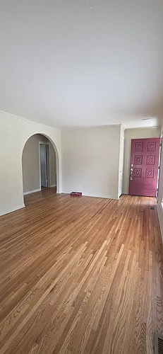 107 E 35th Pl Photo 1