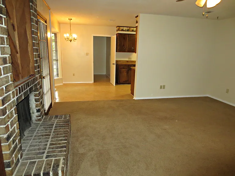 711 Southern Ct — Photo 21