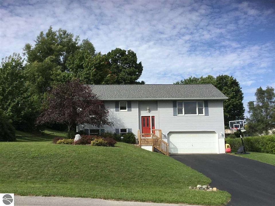 1st image of 4104 Hearthside Dr