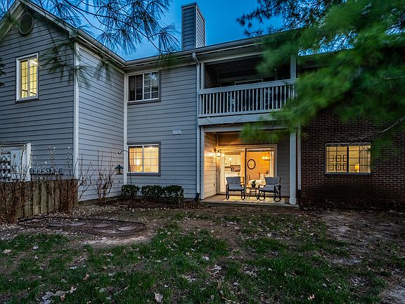 3rd image of 8224 Glenwillow Ln Unit 102