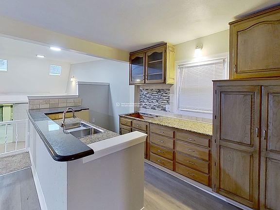 3rd image of 2217 Lawrence Ave
