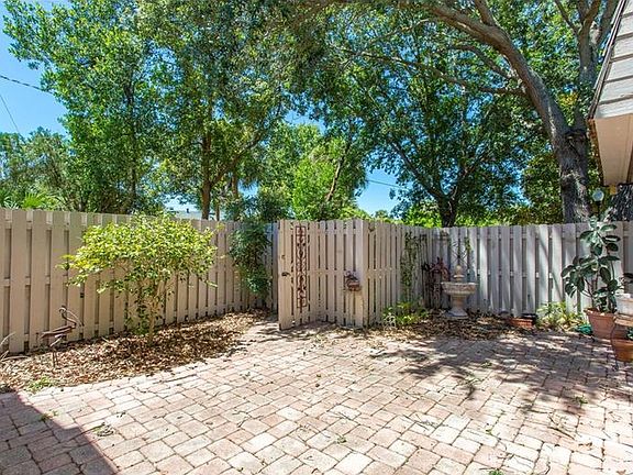 3rd image of 1516 Winter Green Blvd