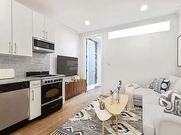 211 E 33rd St #61 — Photo 1
