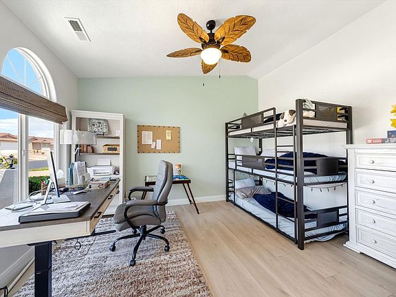 5th image of 458 E Padre Lakes Dr